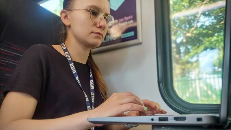 Britain Plans Major Upgrade to End Bad Train Wi-Fi