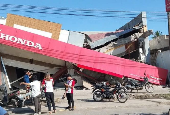 Powerful 7.8-Magnitude Earthquake Strikes Southern Philippines, Killing at Least 32
