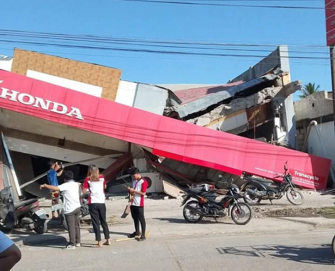 Powerful 7.8-Magnitude Earthquake Strikes Southern Philippines, Killing at Least 32